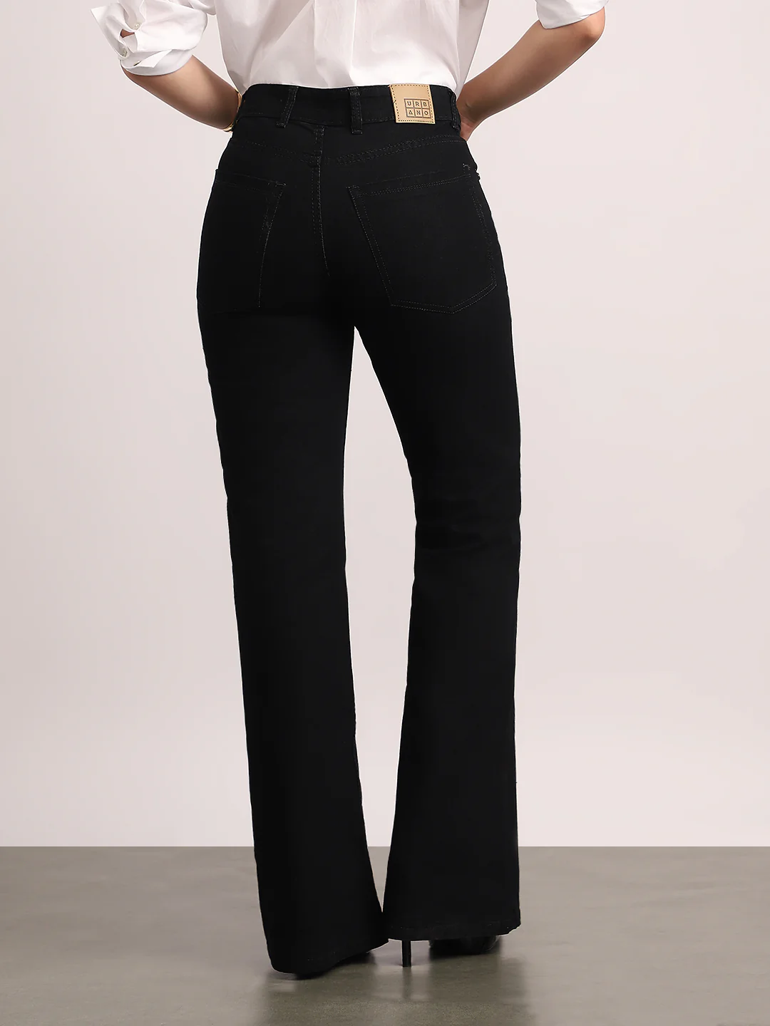 Women's Black Mid Rise Bootcut Fit Washed Jeans Stretchable - Image 3