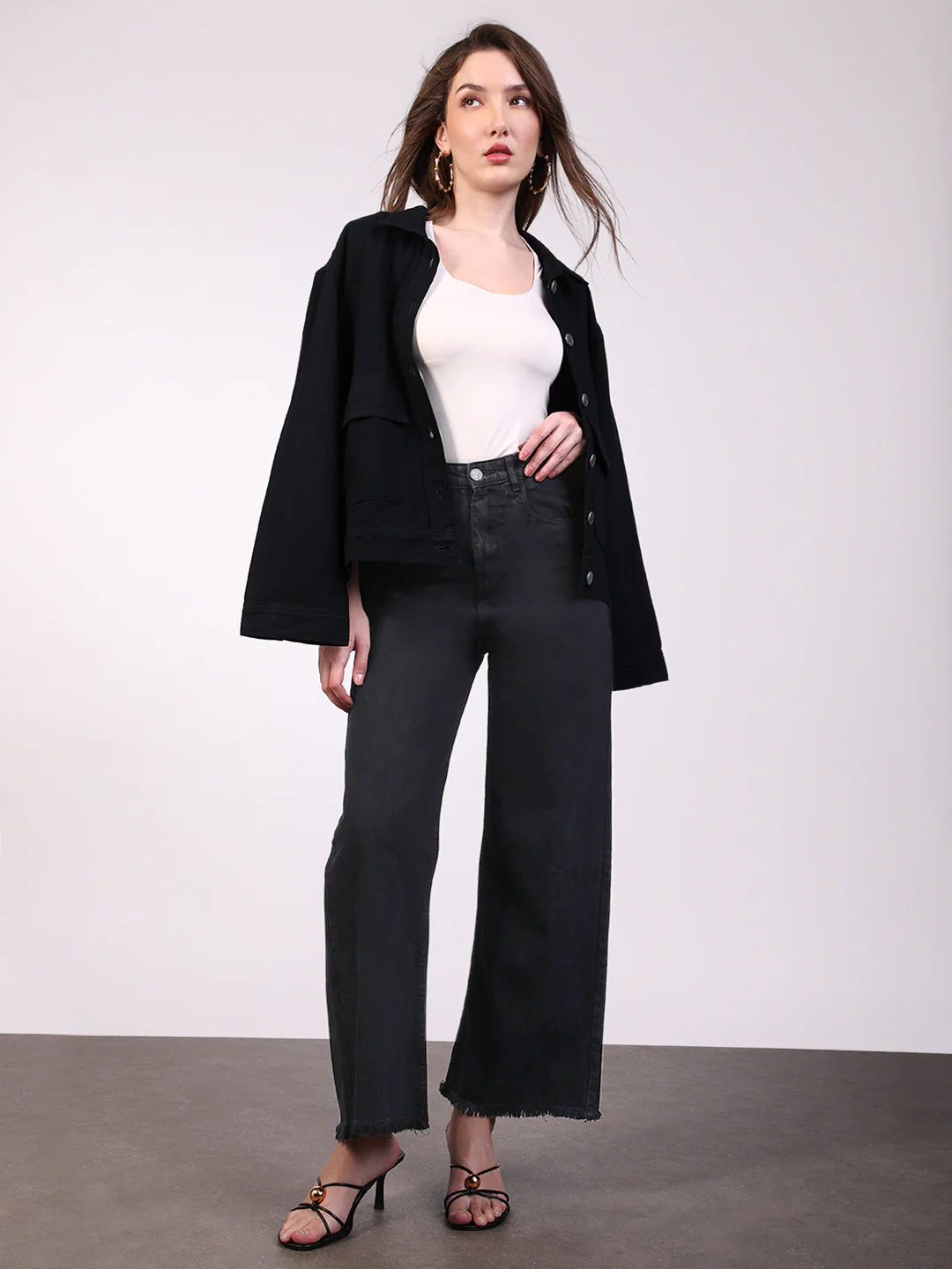 Women's Black Wide Leg Fit Washed Jeans - Image 4
