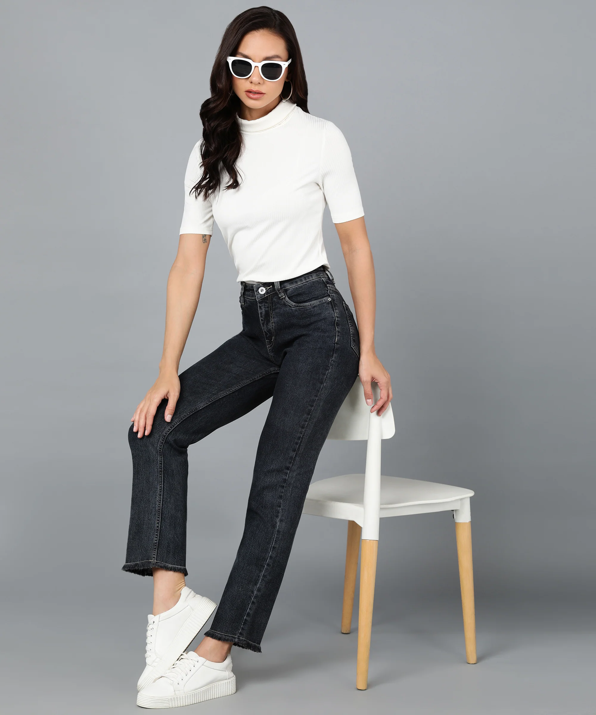 Women's Black Wide Leg Fit Washed Jeans - Image 4