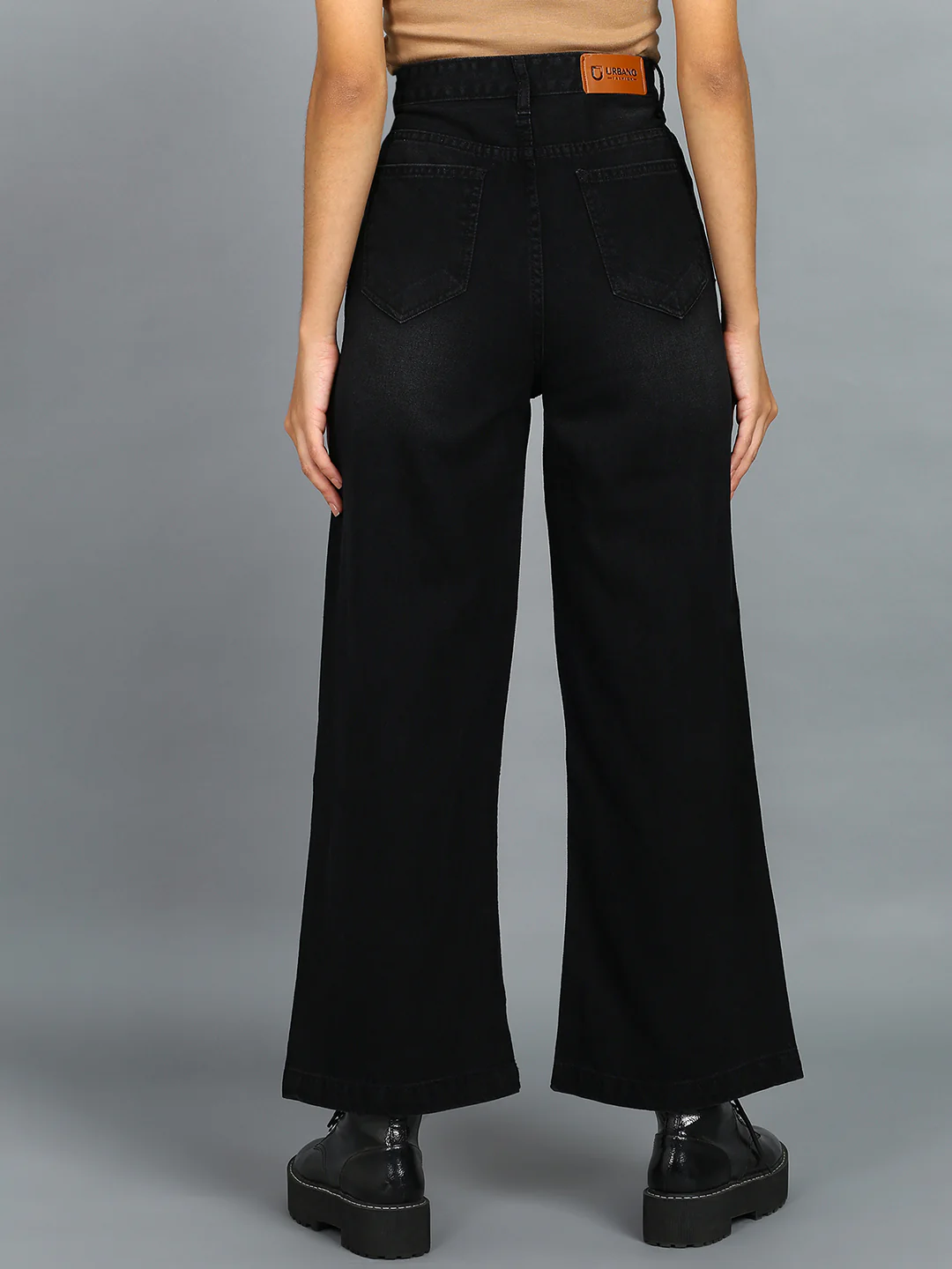 Women's Black Wide Leg Fit Washed Jeans - Image 3