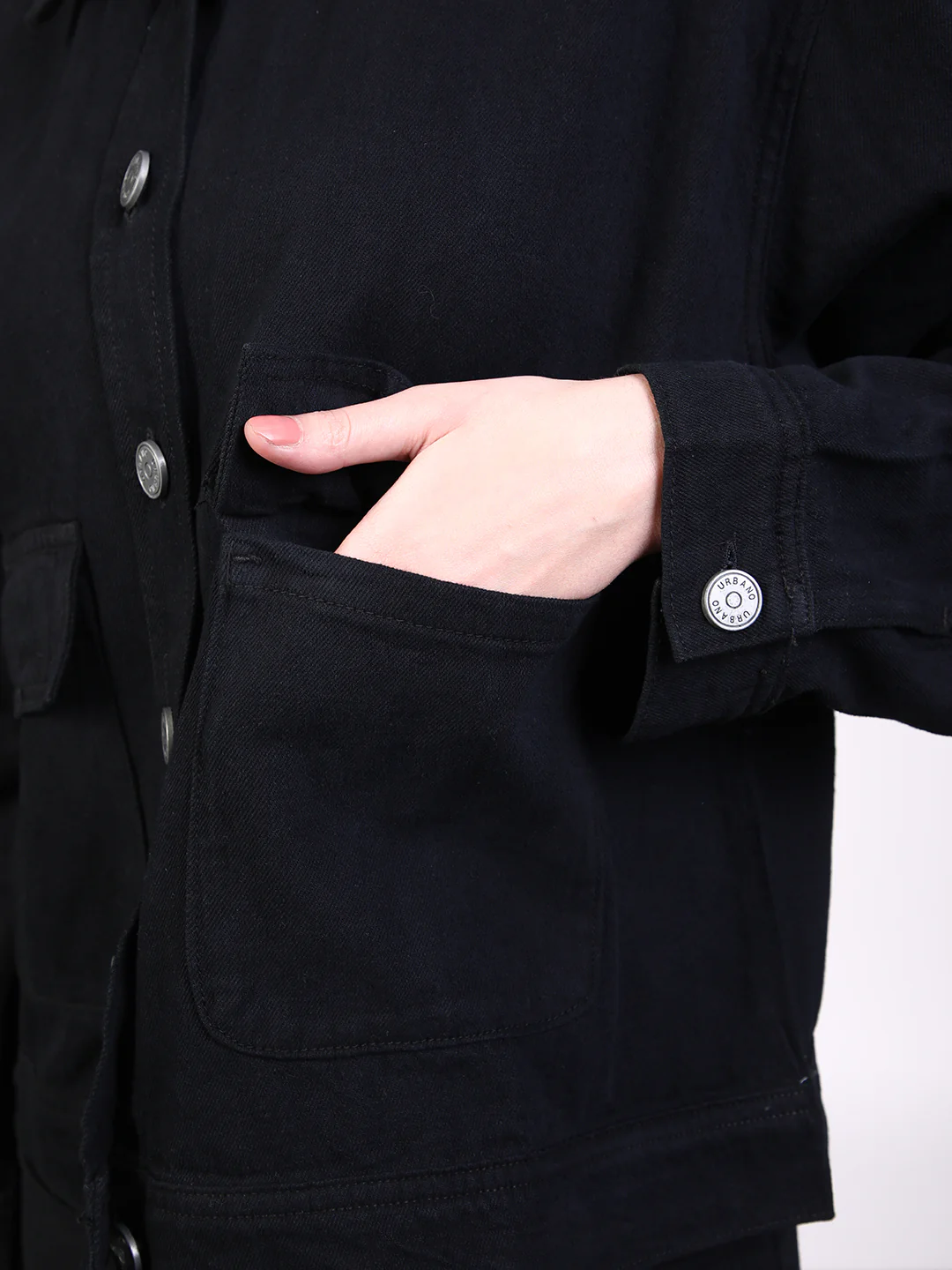Women's Black Relaxed Fit Full Sleeve Utility Denim Jacket - Image 7