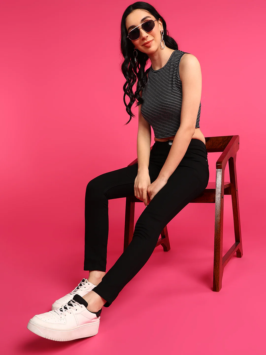 Women's Black Skinny Fit Solid Jeans - Image 5