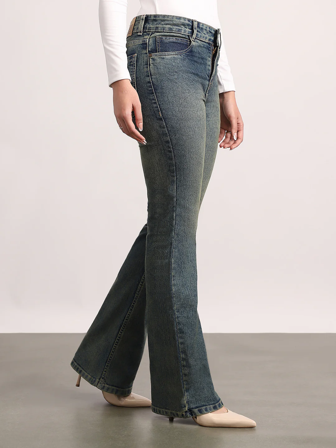 Women's Blue Mid Rise Bootcut Fit Washed Jeans Stretchable - Image 2