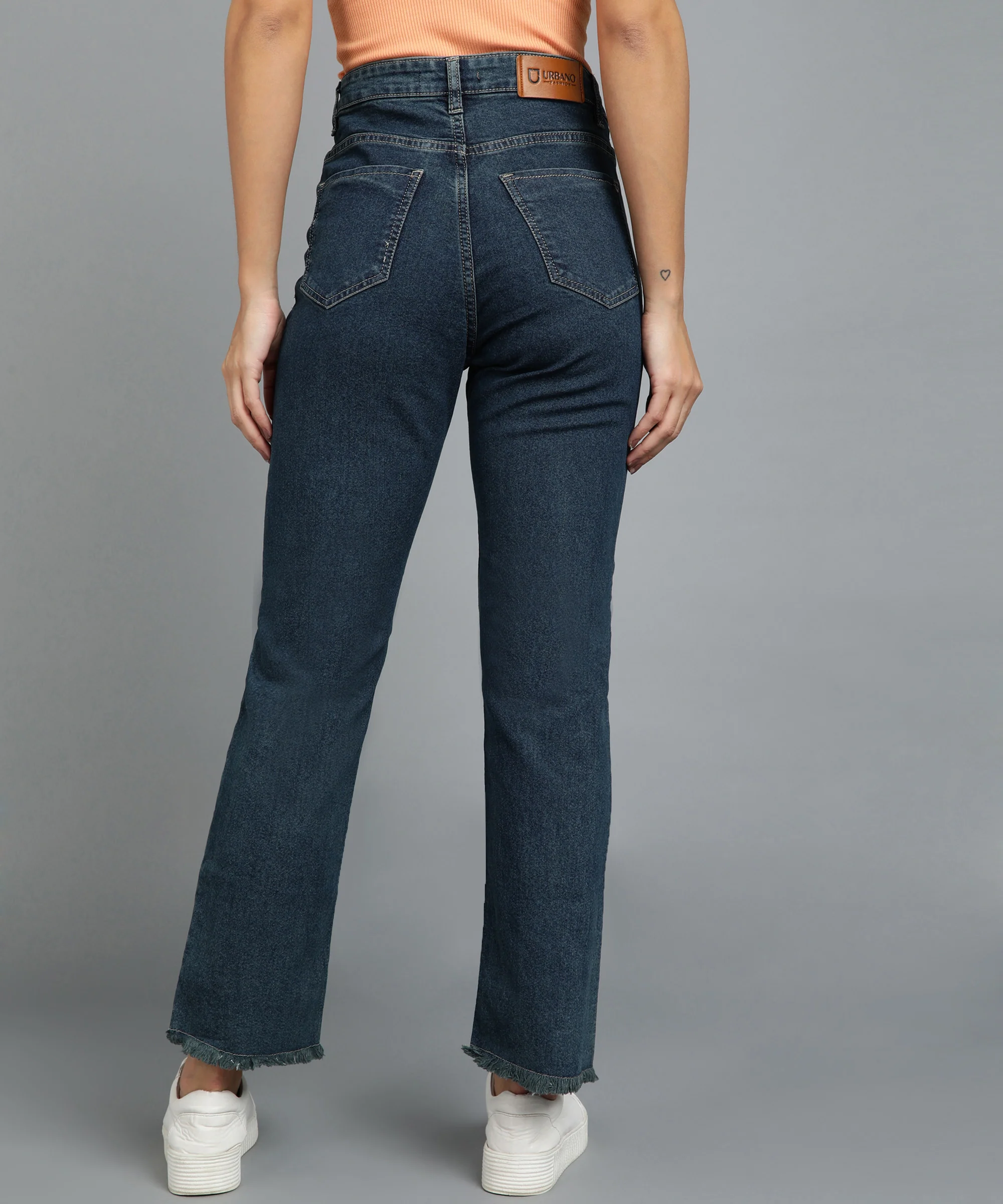 Women's Blue Regular Fit Washed Jeans - Image 3