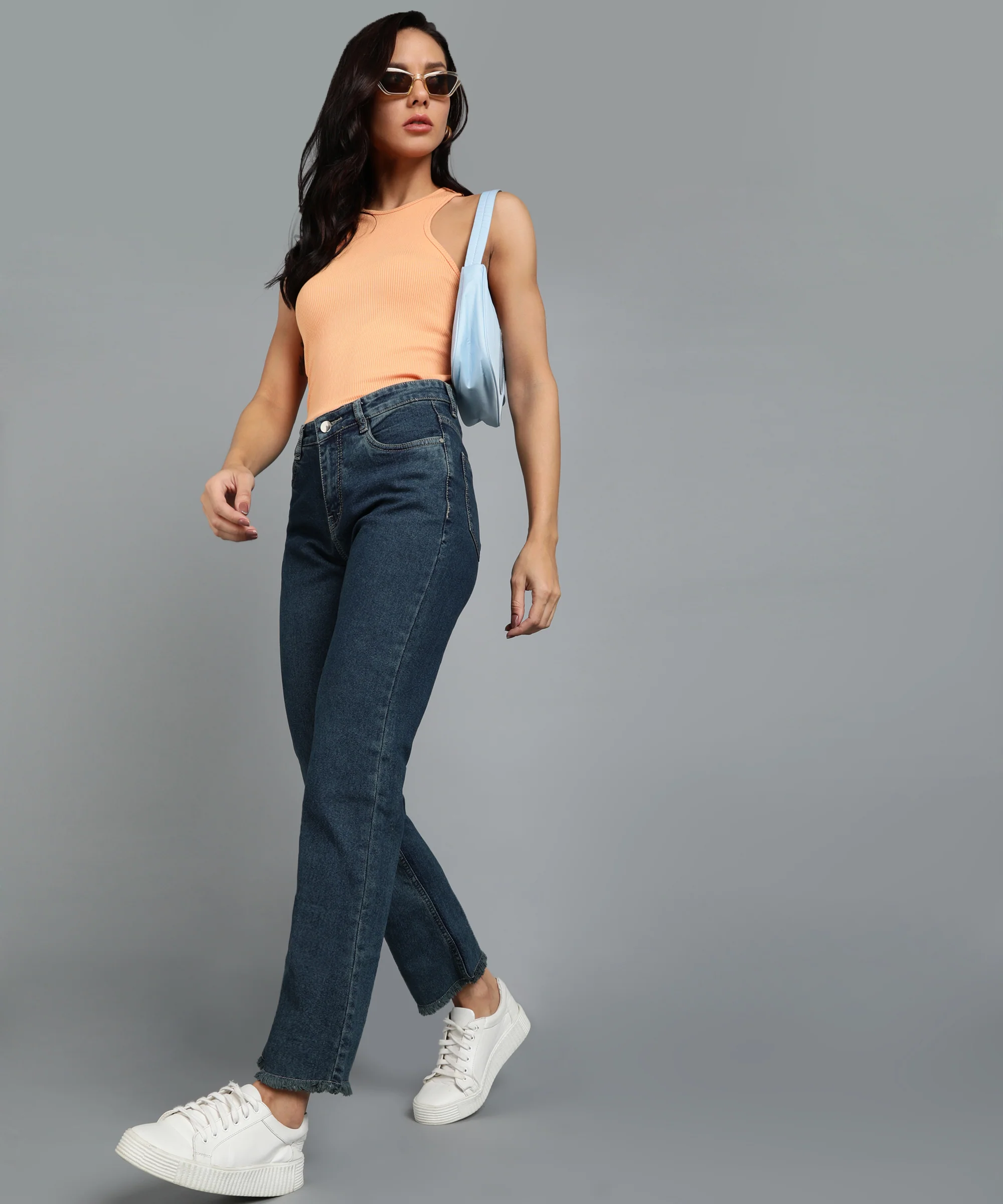 Women's Blue Regular Fit Washed Jeans - Image 4