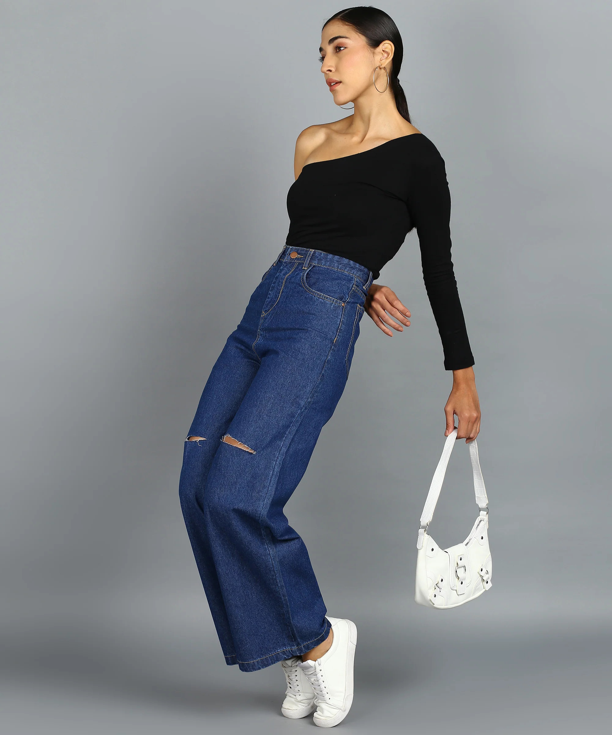 Women's Blue Wide Leg Fit Mild Distressed/Knee Slit Washed Jeans - Image 4