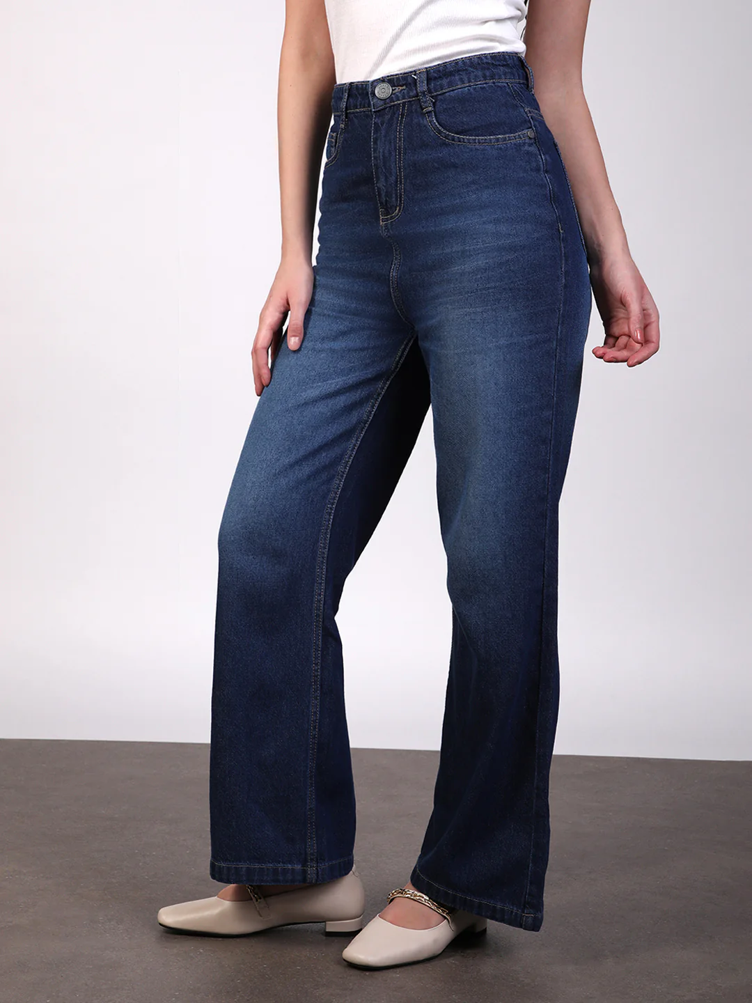 Women's Blue Wide Leg Fit Washed Jeans - Image 2