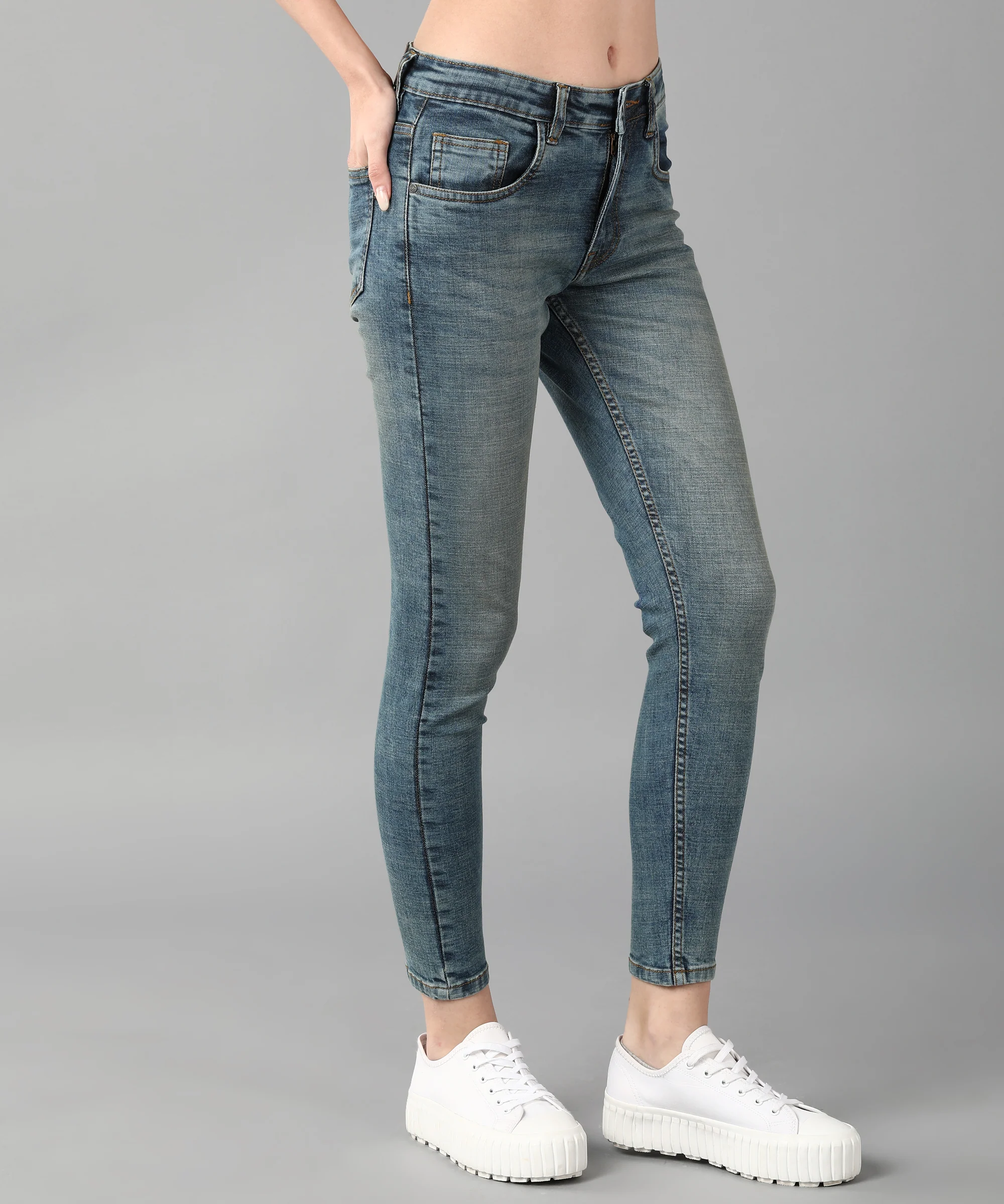 Women's Blue Skinny Fit Washed Jeans - Image 3
