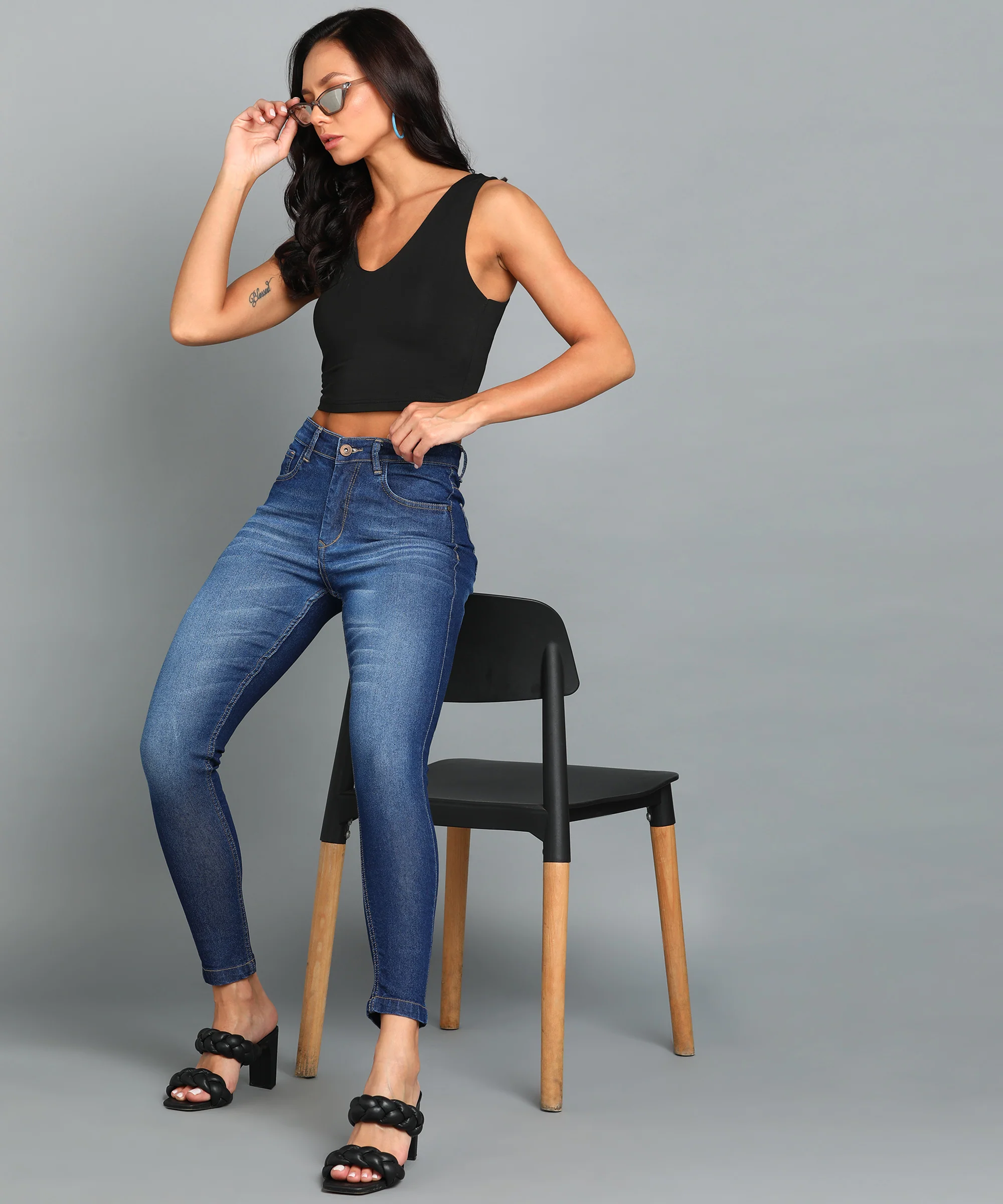 Women's Blue Skinny Fit Washed Jeans - Image 4