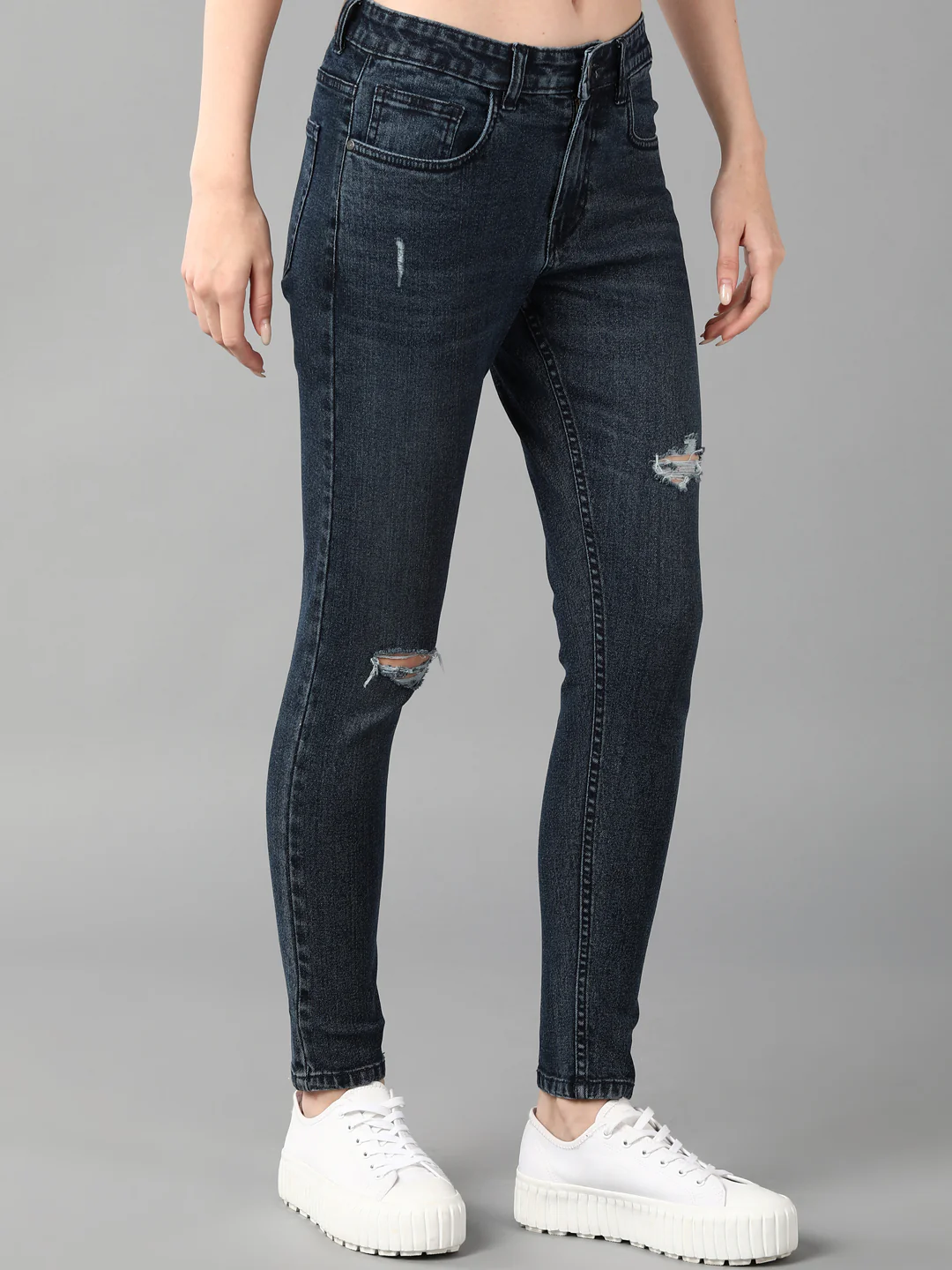 Women's Blue Torn/Mild Distressed Skinny Fit Washed Jeans - Image 3
