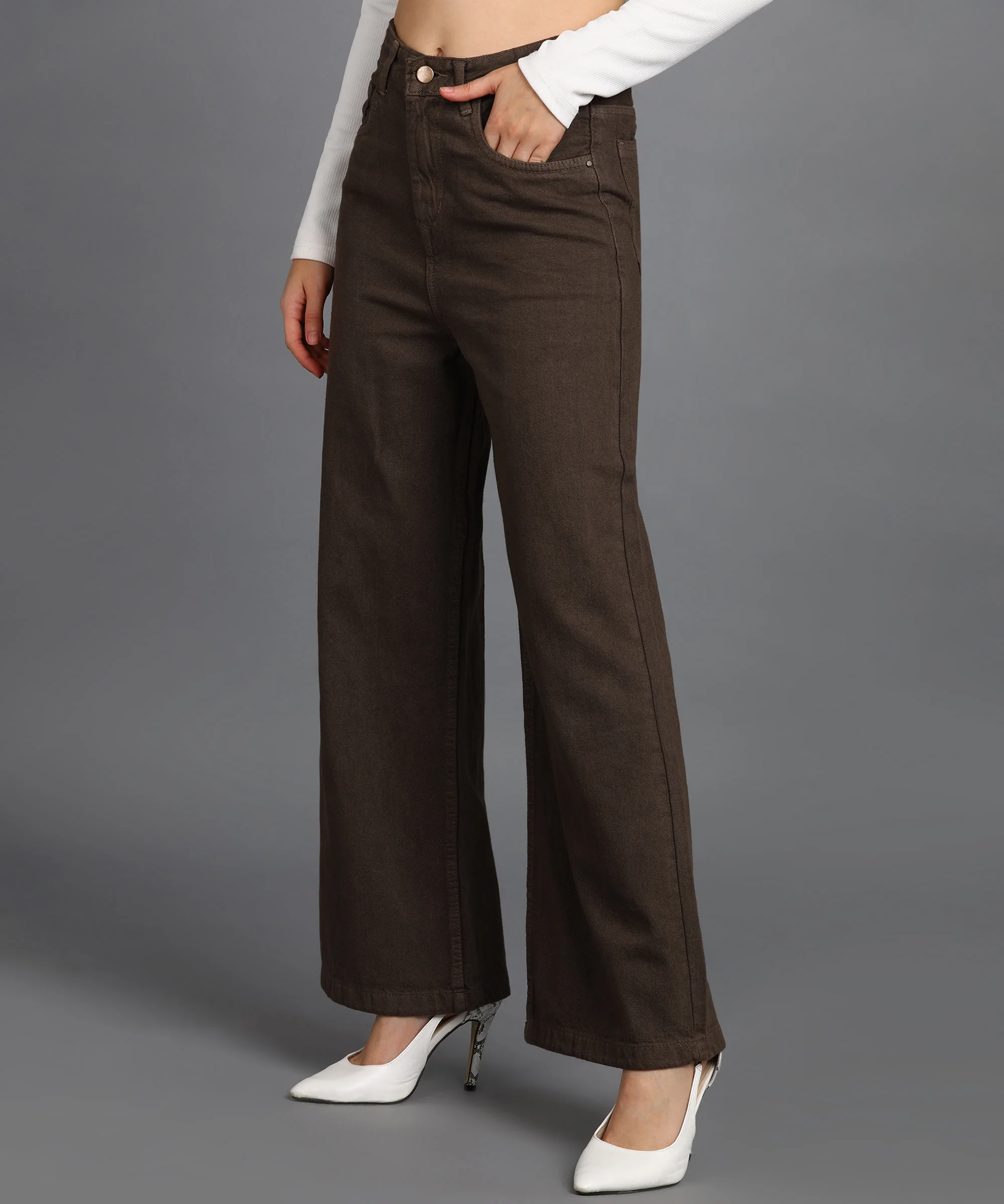 Women's Brown Wide Leg Fit Washed Jeans - Image 2