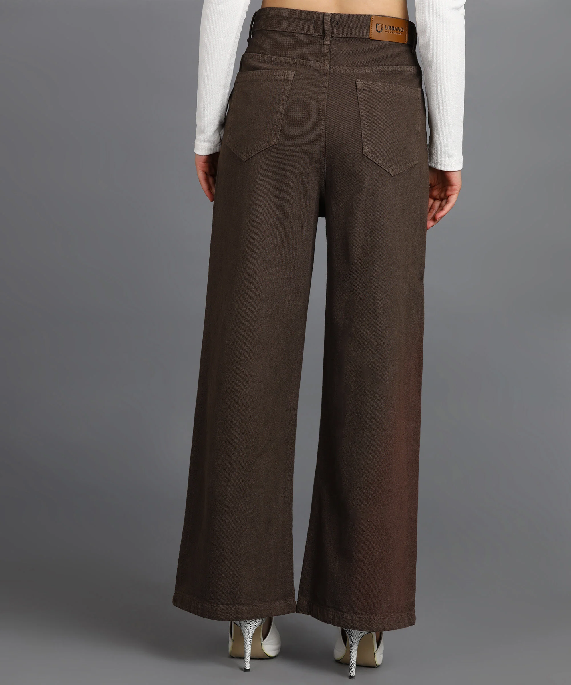Women's Brown Wide Leg Fit Washed Jeans - Image 3