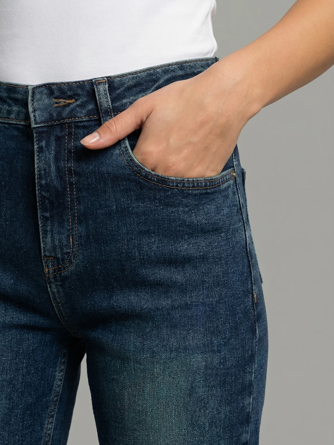 Women's Dark Blue High Rise Straight Fit Washed Jeans Non-Stretchable - Image 6