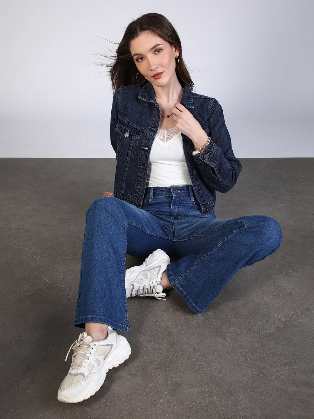 Women's Dark Blue Regular Fit Washed Full Sleeve Denim Jacket - Image 4