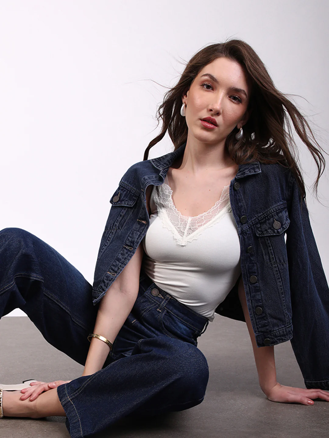 Women's Dark Blue Wide Leg Fit Washed Jeans - Image 4