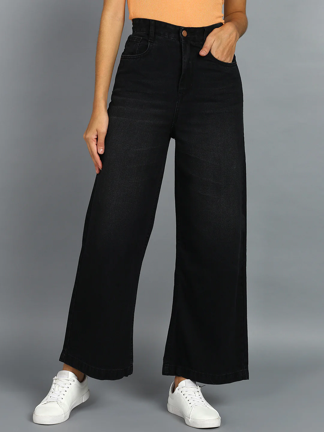 Women's Dark Grey Wide Leg Fit Washed Jeans - Image 2
