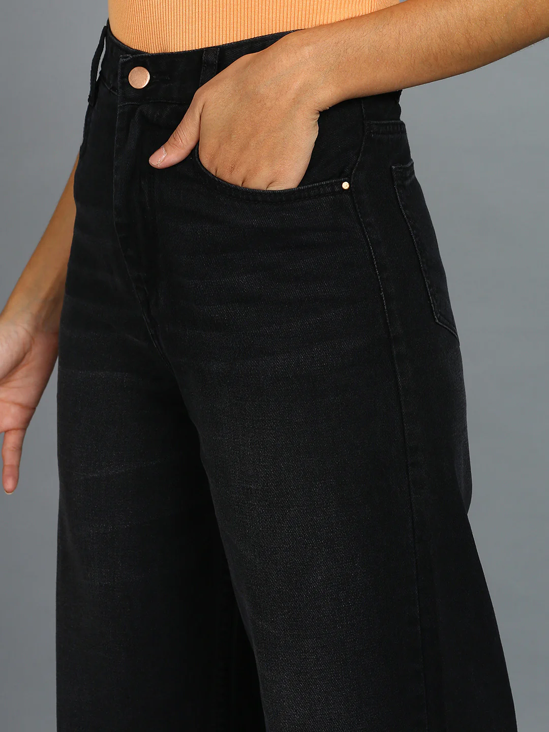 Women's Dark Grey Wide Leg Fit Washed Jeans - Image 6