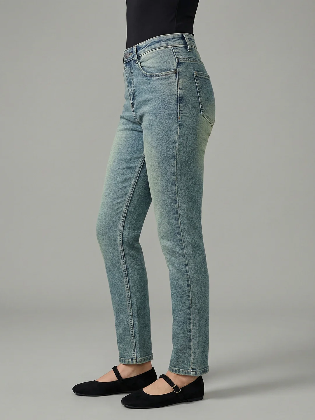 Women's Ice Blue High Rise Straight Fit Washed Jeans Non-Stretchable - Image 3