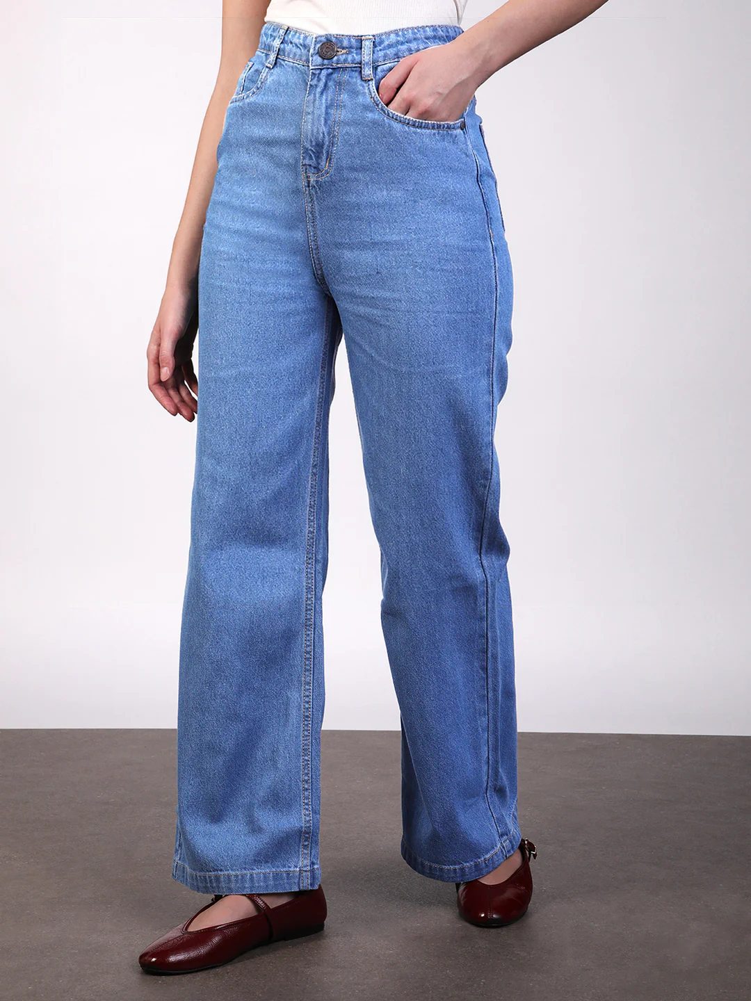 Women's Ice Blue Wide Leg Fit Washed Jeans - Image 2