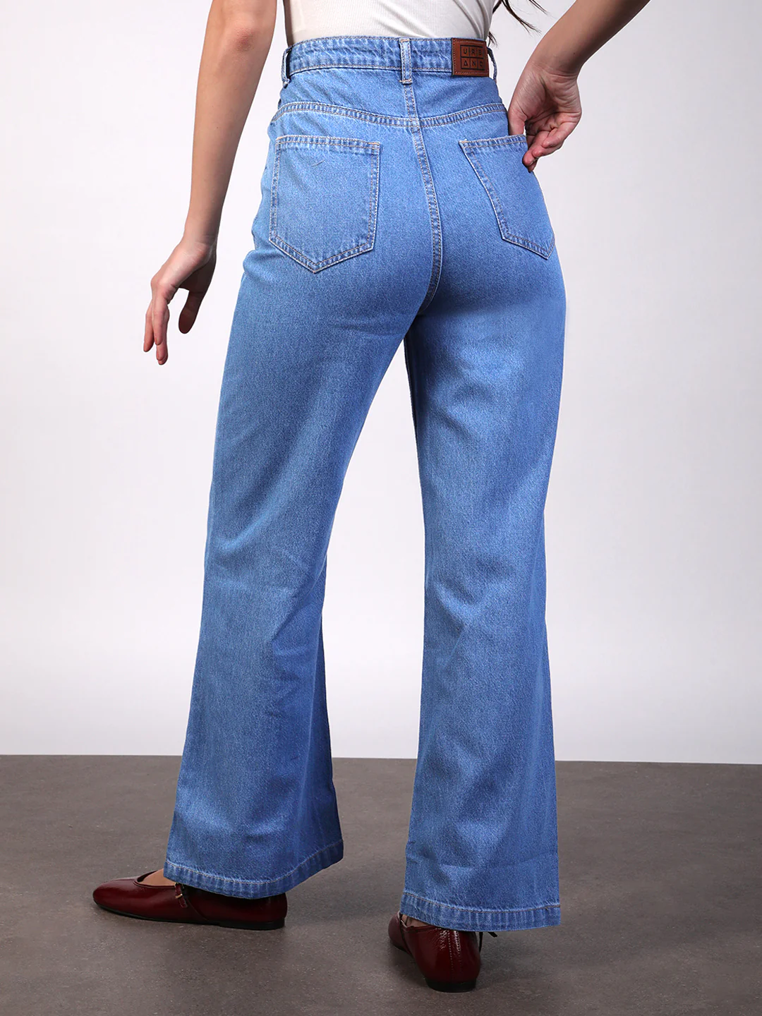 Women's Ice Blue Wide Leg Fit Washed Jeans - Image 3