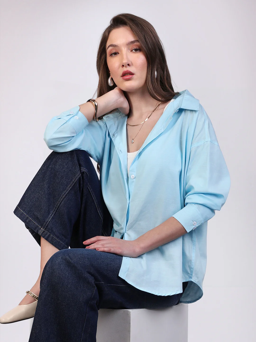 Women's Light Blue Cotton Full Sleeve Oversized Fit Casual Solid Slub Shirt with Spread Collar - Image 2