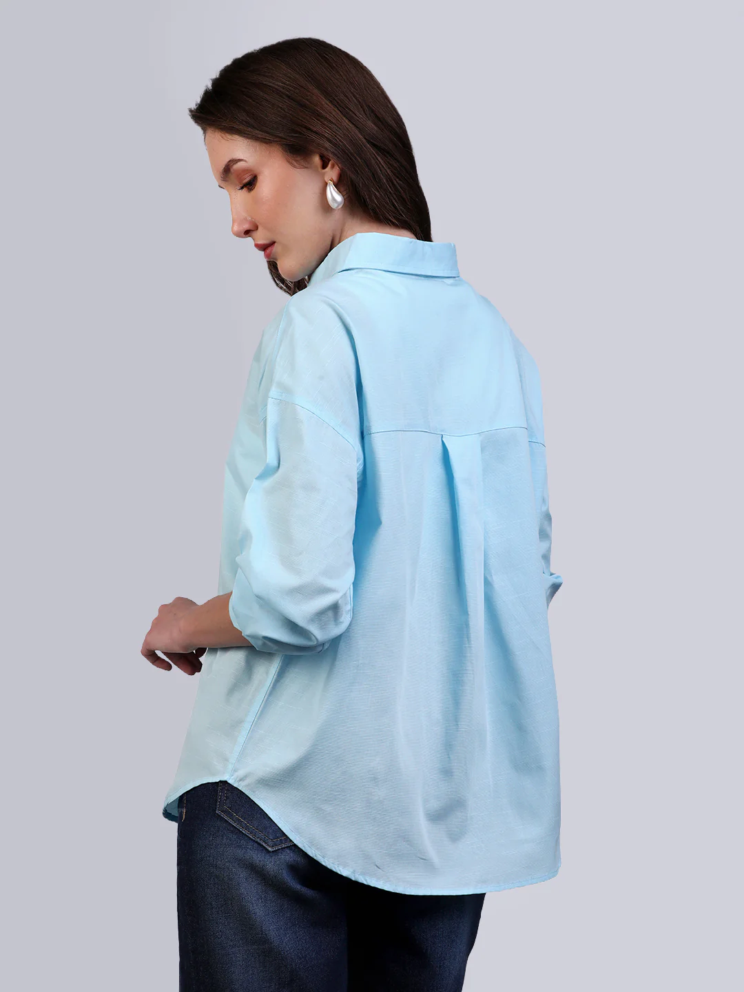 Women's Light Blue Cotton Full Sleeve Oversized Fit Casual Solid Slub Shirt with Spread Collar - Image 4