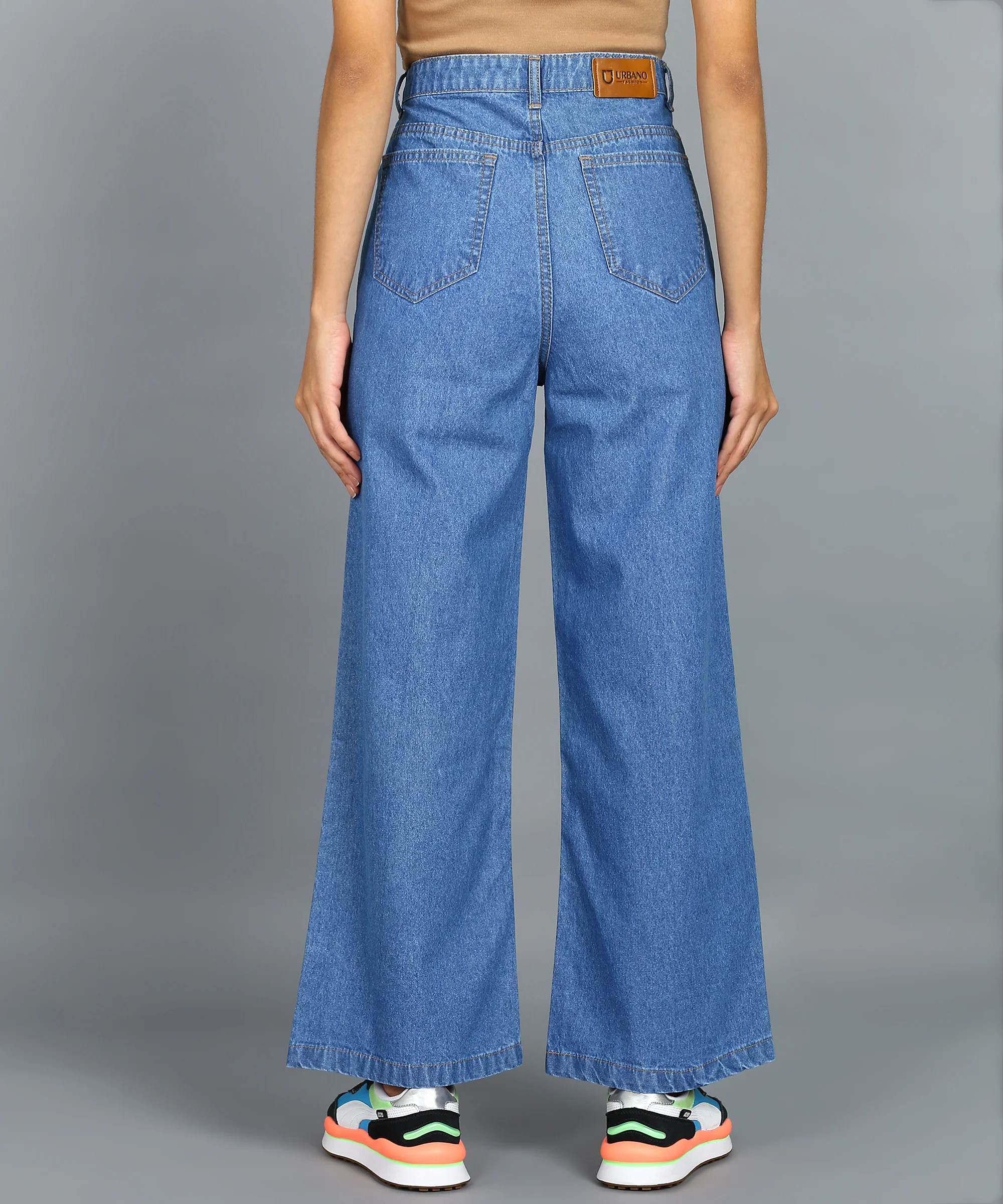Women's Light Blue Wide Leg Fit Washed Jeans - Image 4