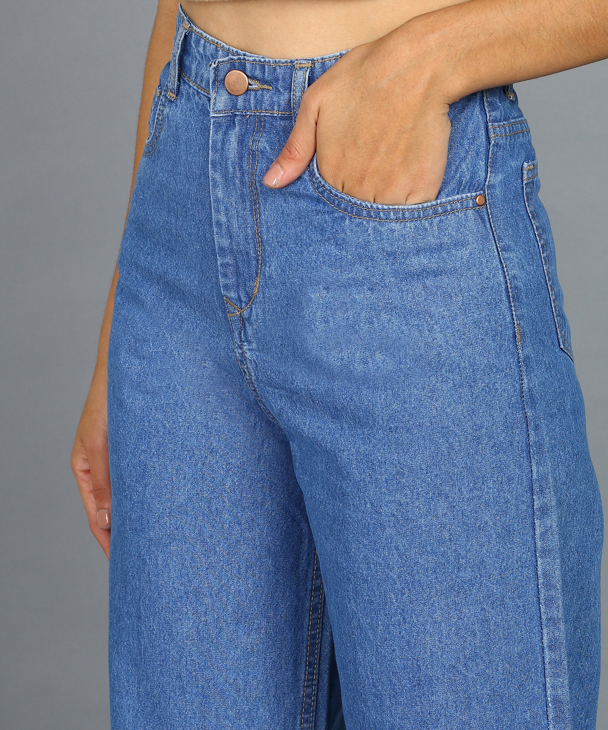 Women's Light Blue Wide Leg Fit Washed Jeans - Image 6