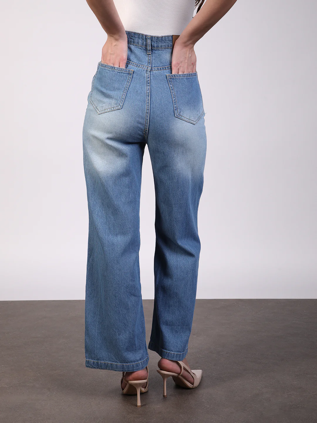 Women's Light Blue Wide Leg Fit Washed Jeans - Image 3