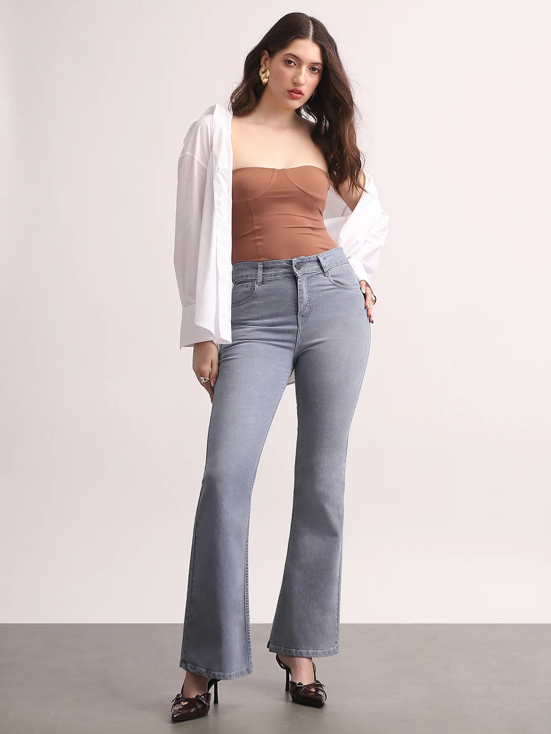 Women's Light Grey Mid Rise Bootcut Fit Washed Jeans Stretchable - Image 4