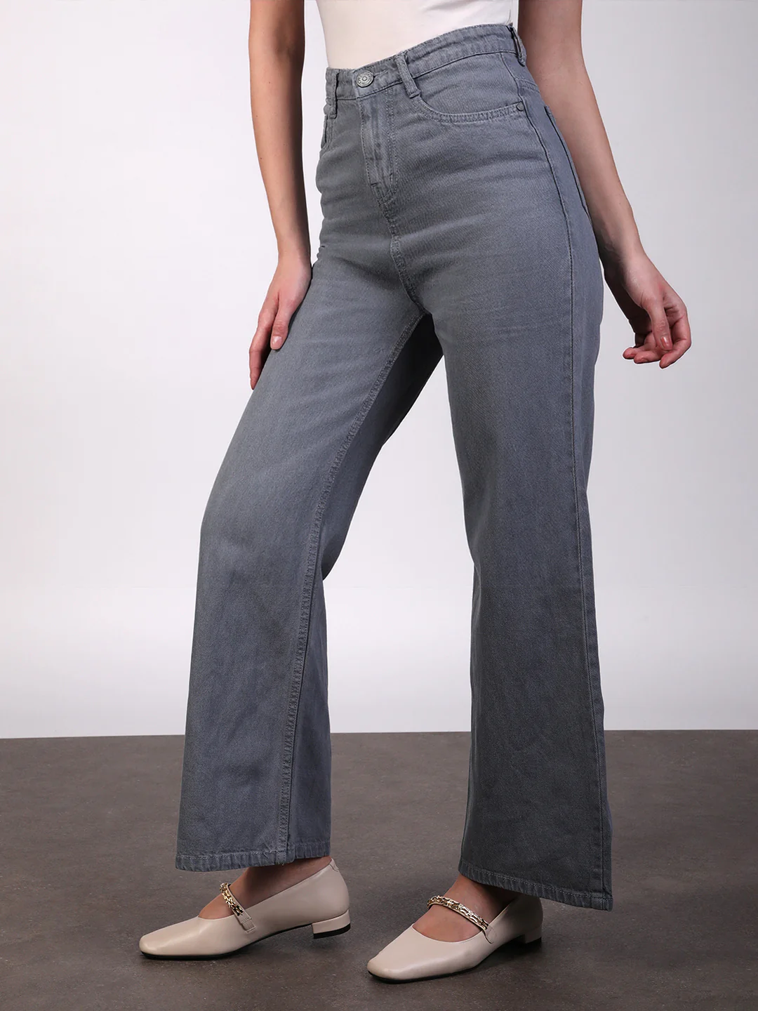 Women's Light Grey Wide Leg Fit Washed Jeans - Image 2