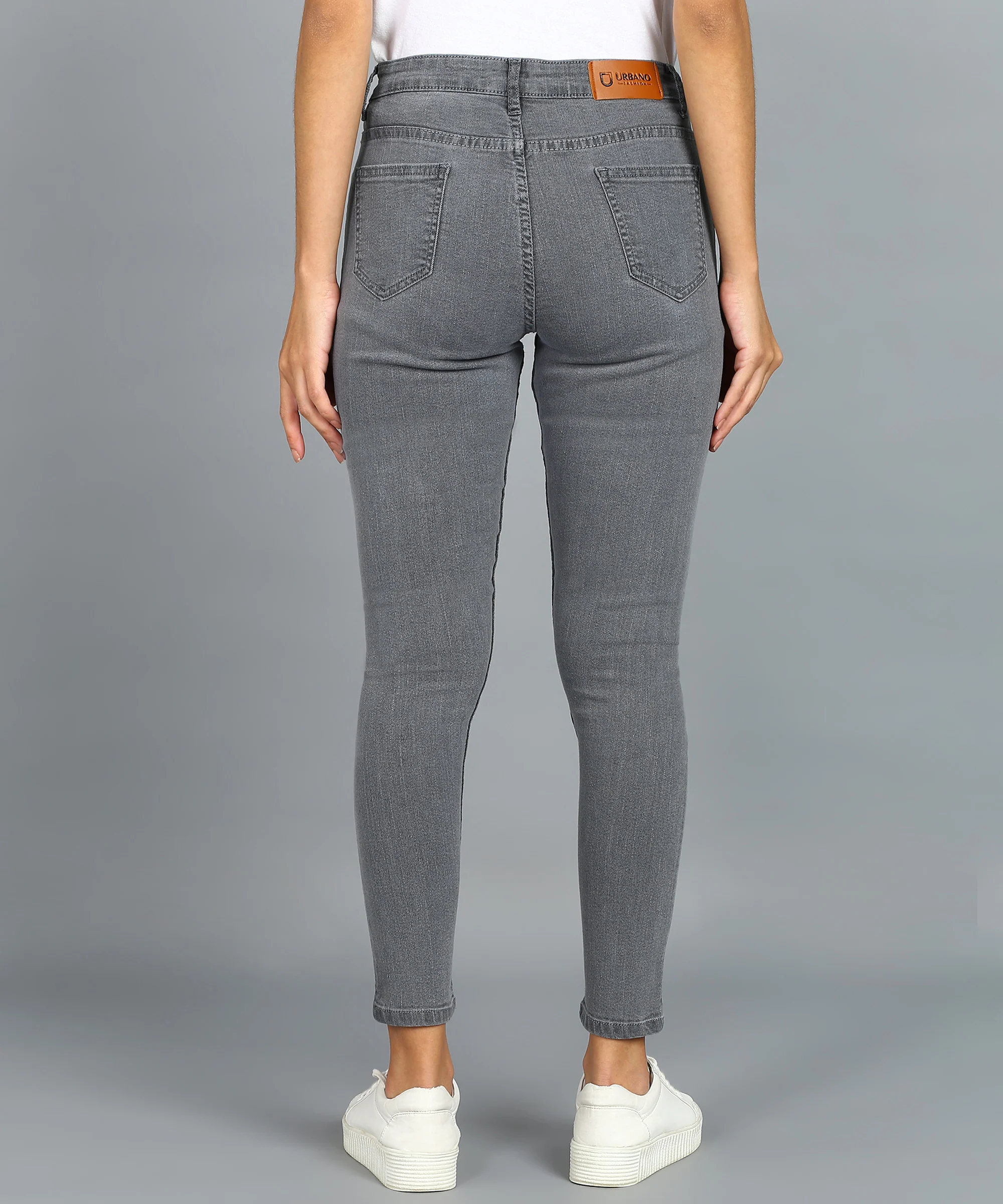 Women's Light Grey Skinny Fit Mild Distressed Washed Jeans - Image 3