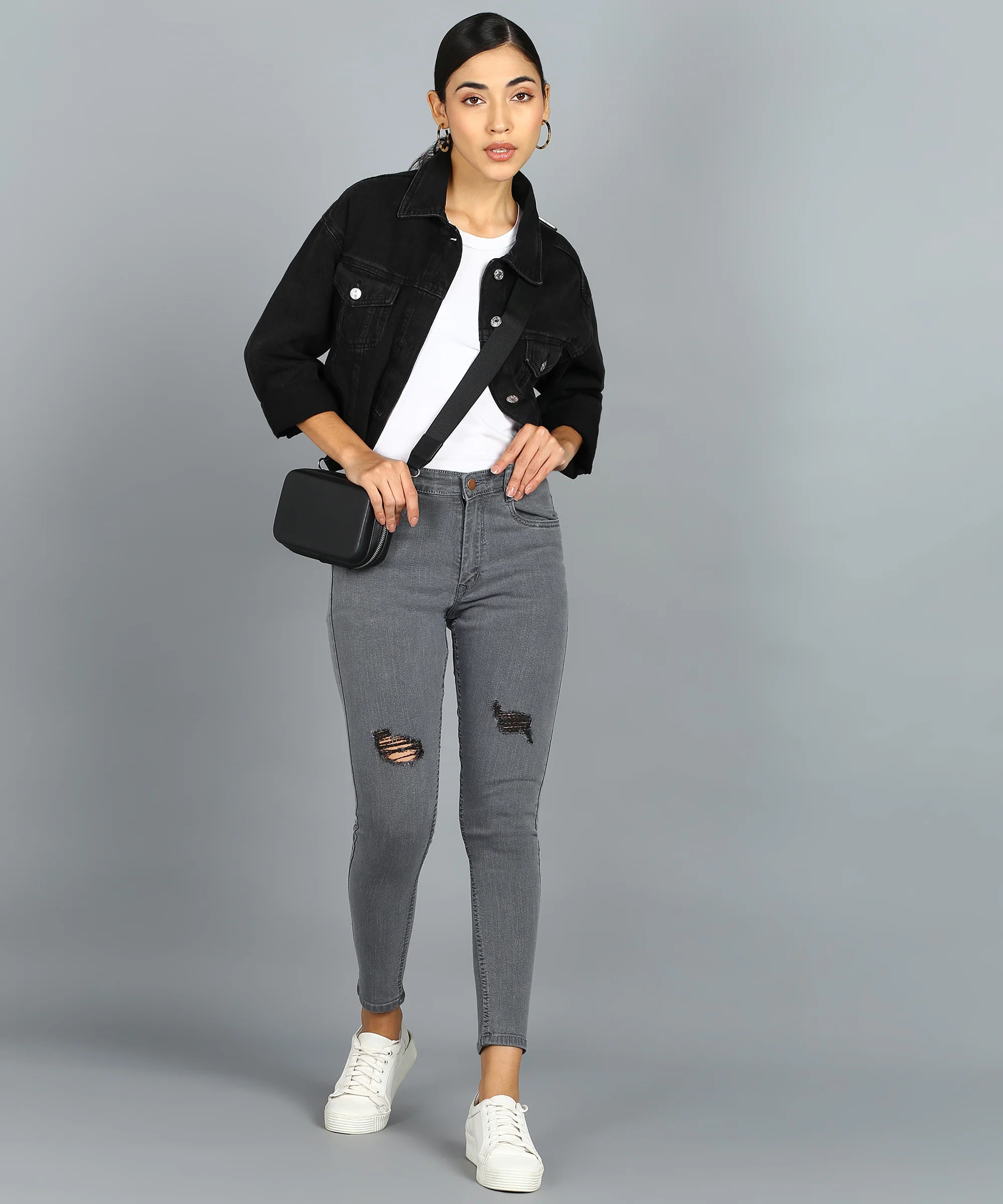 Women's Light Grey Skinny Fit Mild Distressed Washed Jeans - Image 4