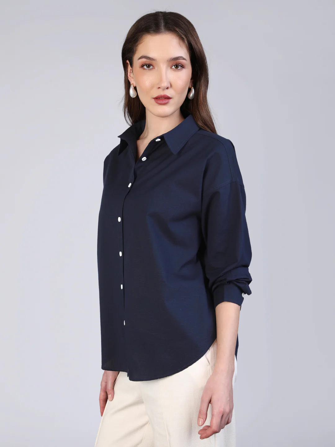 Women's Navy Cotton Full Sleeve Oversized Fit Casual Solid Slub Shirt with Spread Collar - Image 3