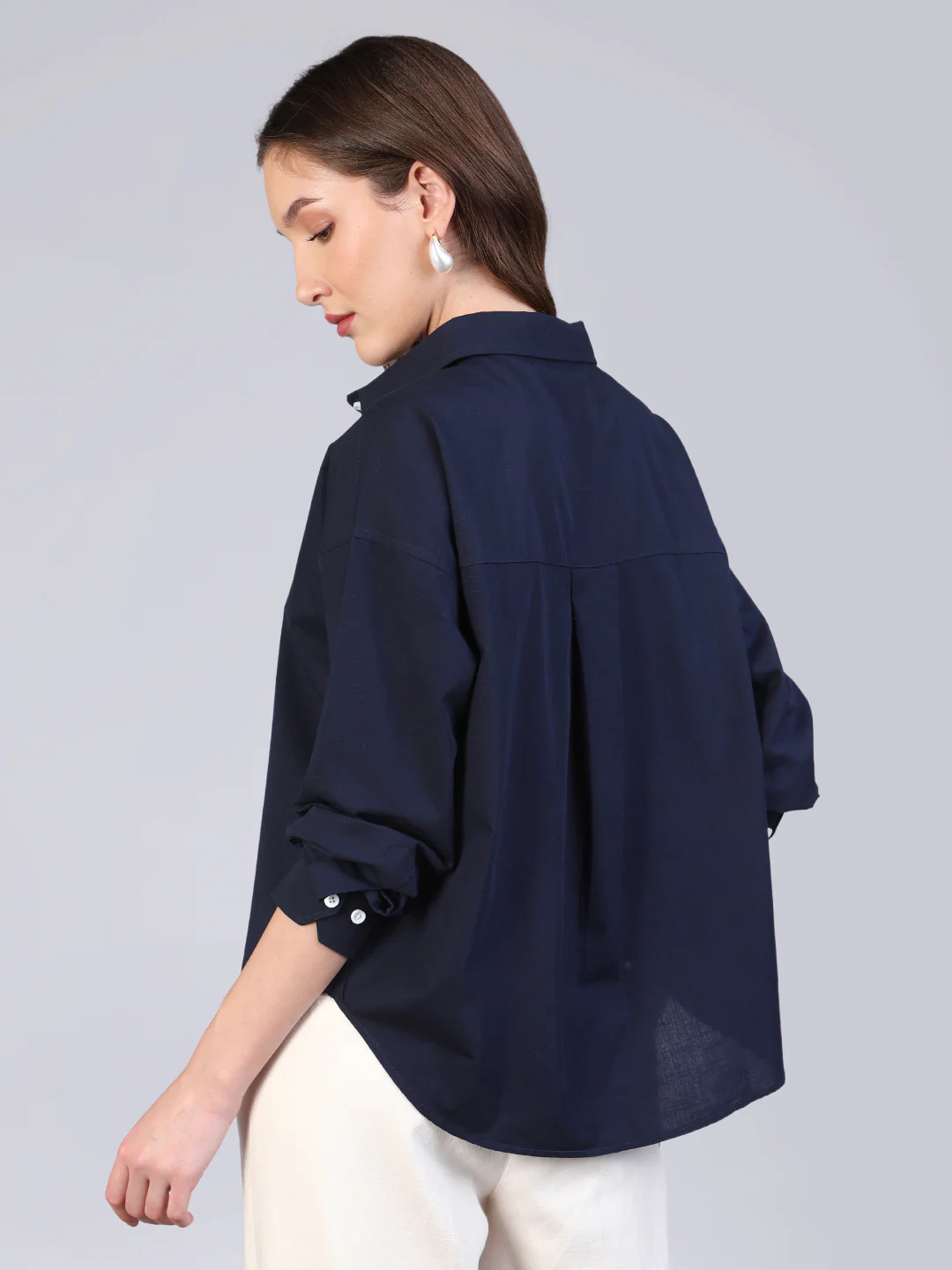 Women's Navy Cotton Full Sleeve Oversized Fit Casual Solid Slub Shirt with Spread Collar - Image 4