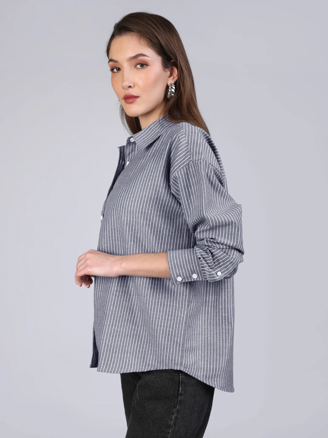 Women's Navy Cotton Full Sleeve Oversized Fit Casual Striped Shirt with Spread Collar - Image 3