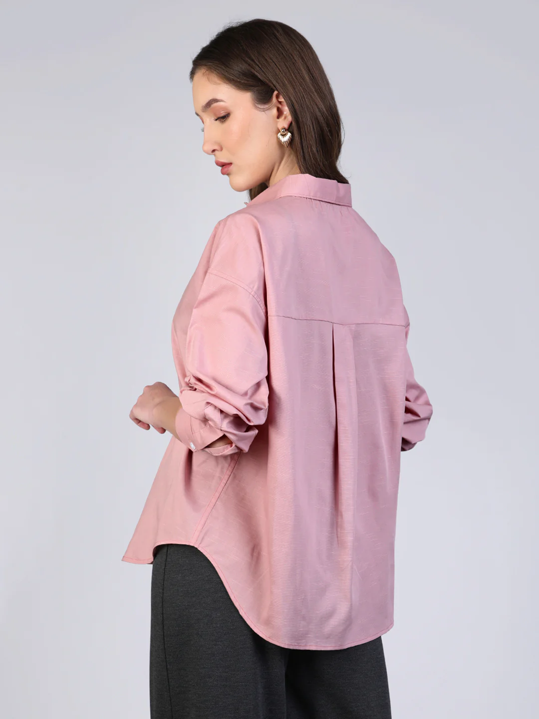 Women's Pink Cotton Full Sleeve Oversized Fit Casual Solid Slub Shirt with Spread Collar - Image 4