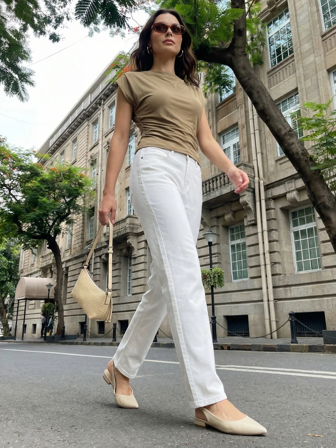 Women's White High Rise Straight Fit Washed Jeans Non-Stretchable - Image 5