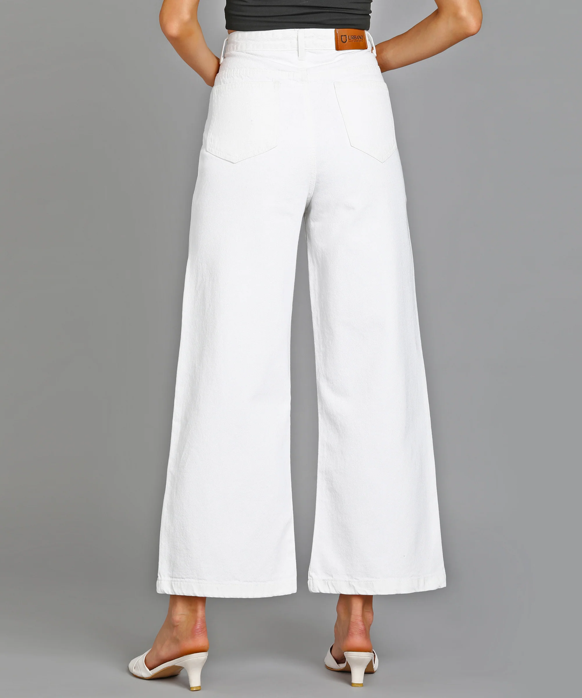 Women's White Wide Leg Fit Washed Jeans - Image 4