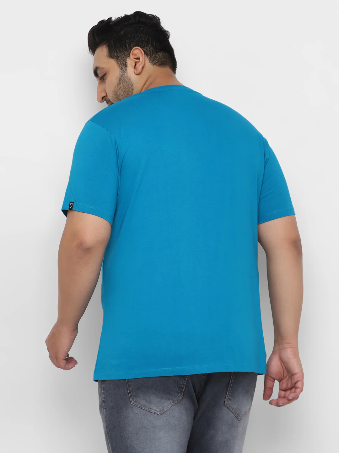 Plus Men's Aqua Blue Solid Regular Fit Round Neck Cotton T-Shirt - Image 3