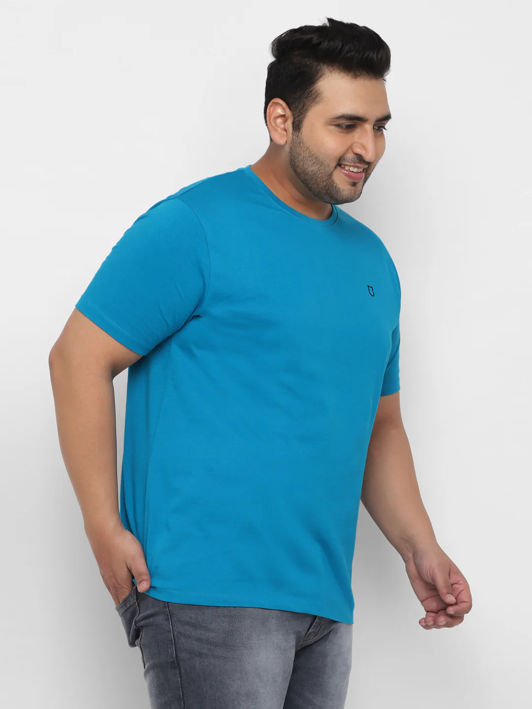 Plus Men's Aqua Blue Solid Regular Fit Round Neck Cotton T-Shirt - Image 4