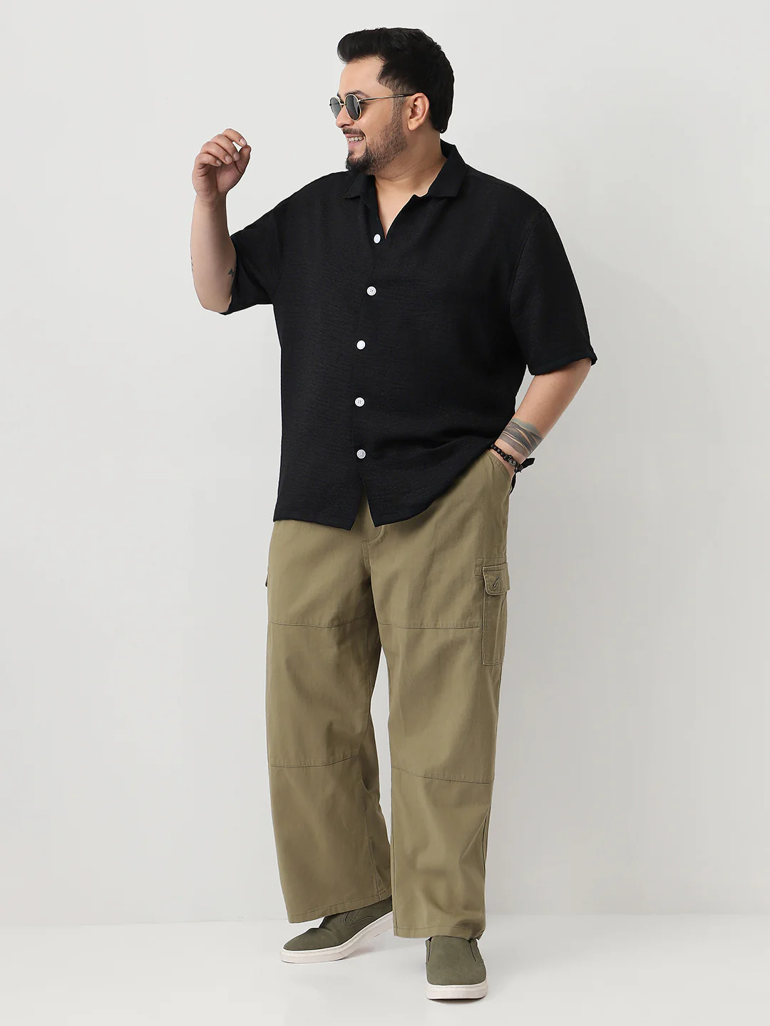 Plus Men's Black Cotton Half Sleeve Oversized Fit Textured Shirt with Cuban Collar - Image 4