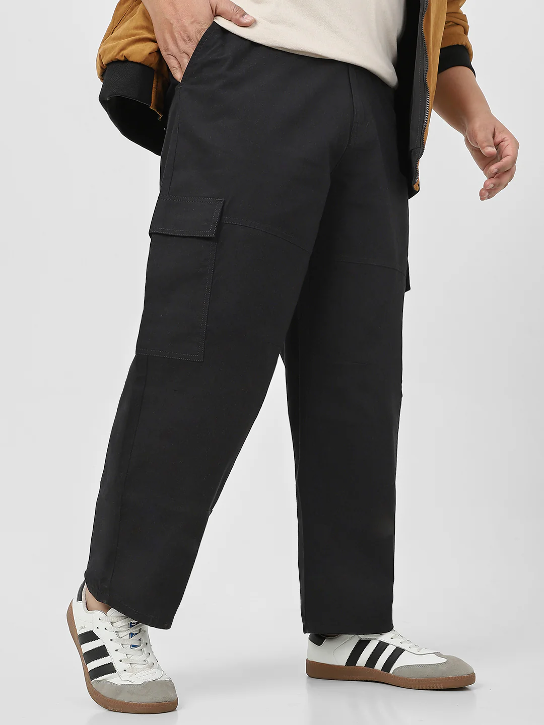 Plus Men's Black Loose Baggy Fit Solid Cargo Chino Pant with 6 Pockets Non-Stretchable - Image 2