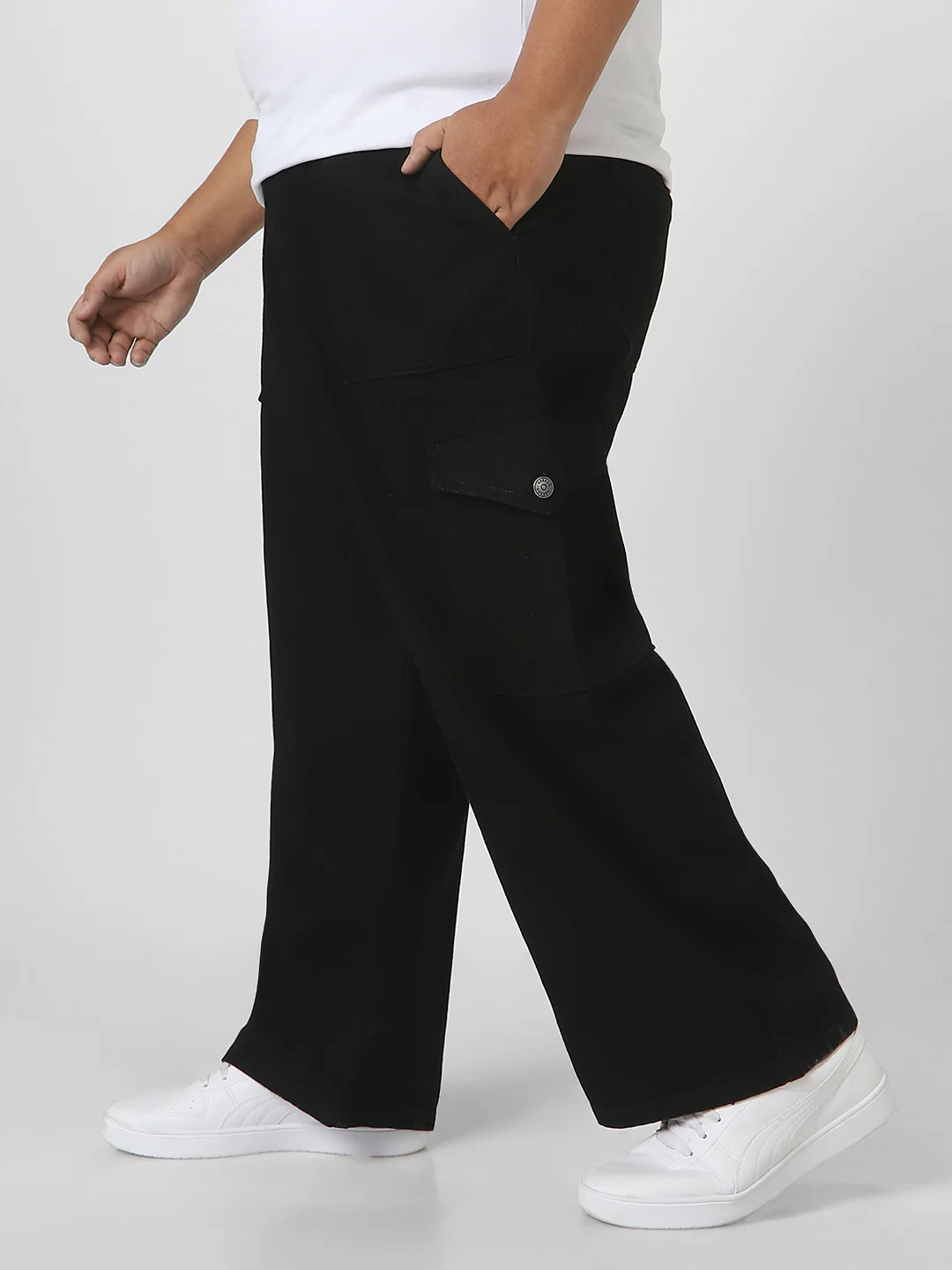 Plus Men's Black Loose Fit Cargo Jeans with 6 Pockets Non-Stretchable - Image 3