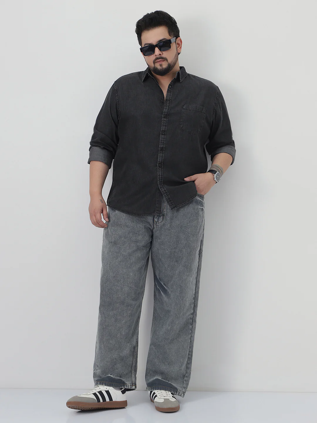 Plus Men's Black Regular Fit Full Sleeve Solid Denim Shirt - Image 4