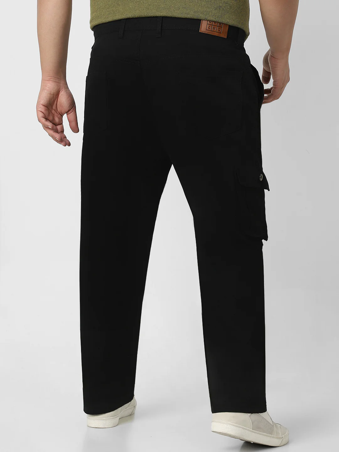 Plus Men's Black Regular Fit Solid Cargo Chino Pant with 6 Pockets - Image 4