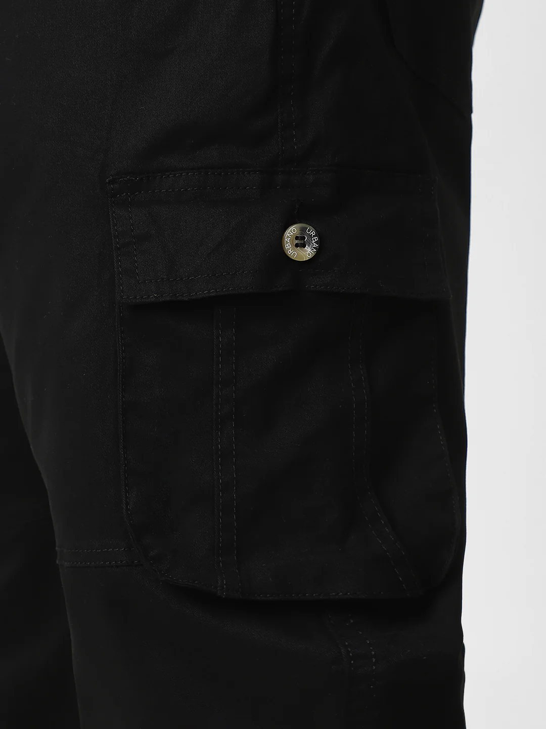 Plus Men's Black Regular Fit Solid Cargo Chino Pant with 6 Pockets - Image 6