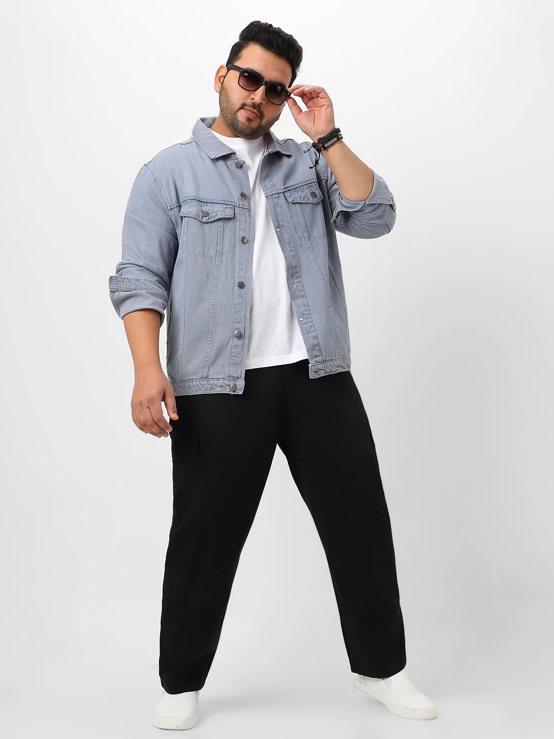 Plus Men's Black Regular Fit Solid Cargo Chino Pant With 6 Pockets - Image 4