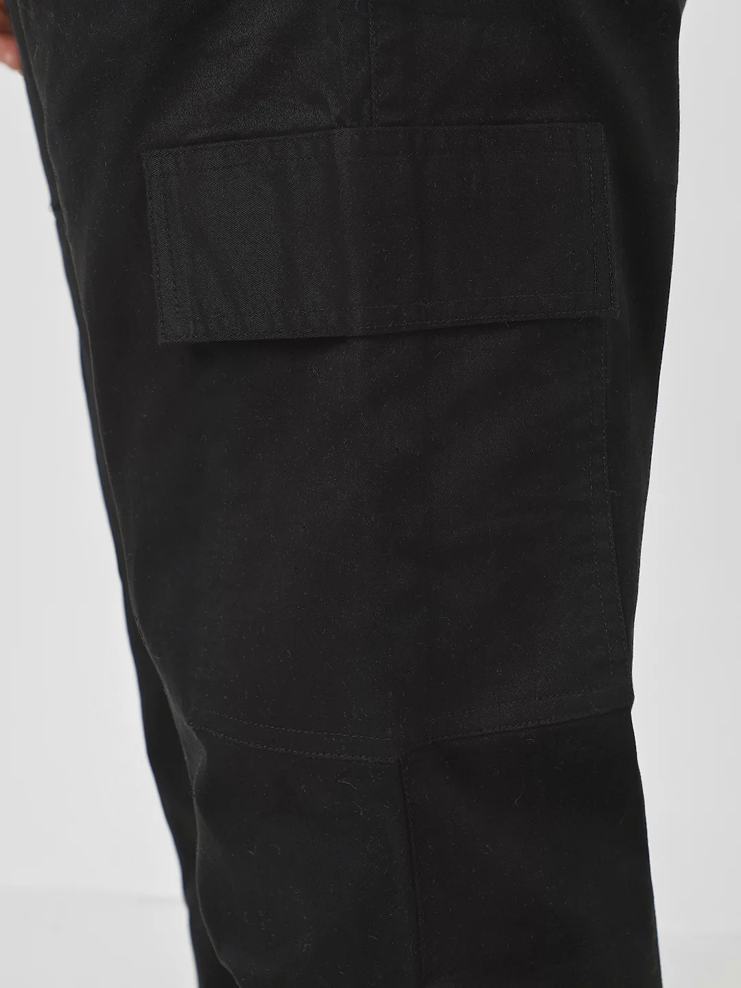 Plus Men's Black Regular Fit Solid Cargo Chino Pant with 6 Pockets Stretchable - Image 5