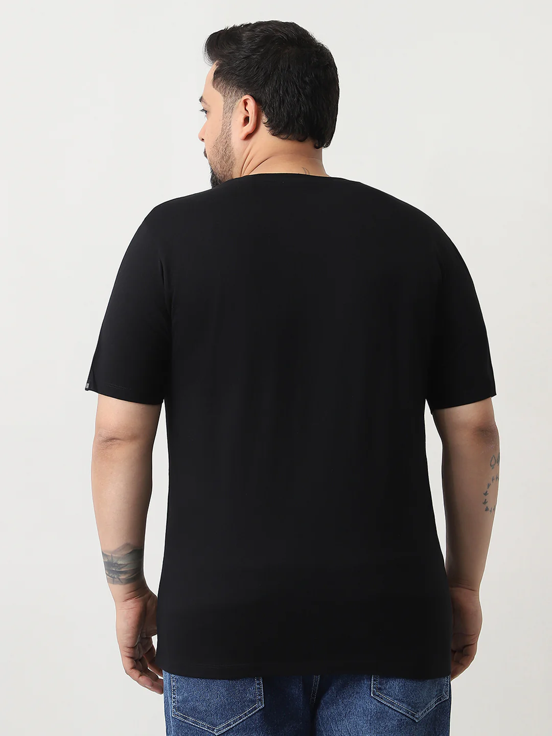 Plus Men's Black Solid Regular Fit Round Neck Cotton T-Shirt - Image 3